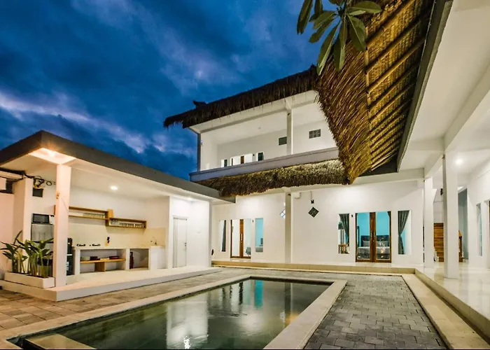 Greek House: W/desk + Shared Pool&kitchen /2