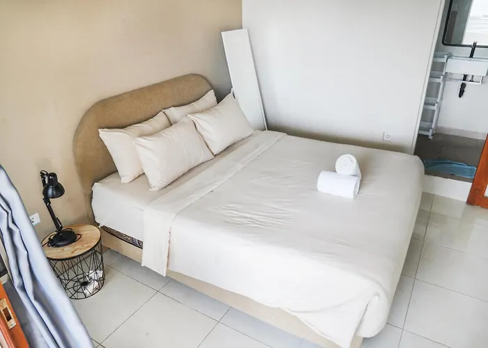 Greek House: W/desk + Shared Pool&kitchen /2 Affittacamere 3*